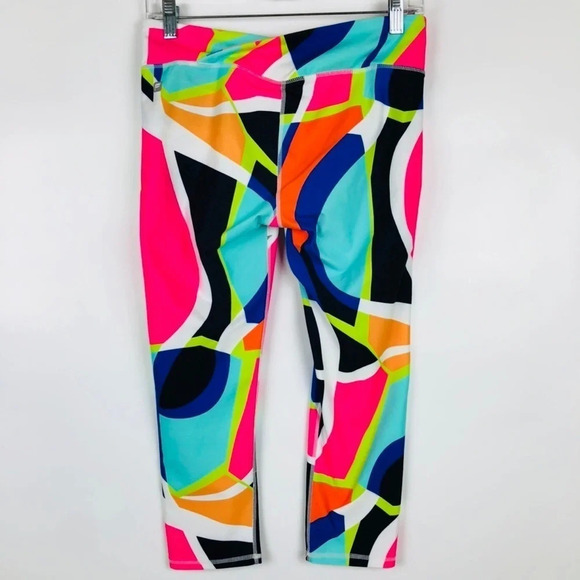 3/$25 Fabletics Cross Waist Cropped Workout Pants - Picture 3 of 6